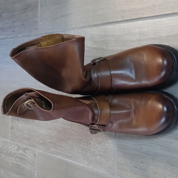 Frye boots - Picture 2 of 16